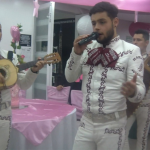 Grupo Mariachi Juvenil&#039;s Show en serenata de 15 años
